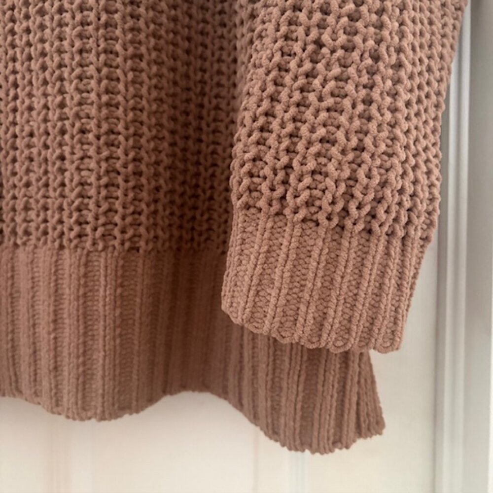 Cozy super soft sweater - Picture 2 of 2